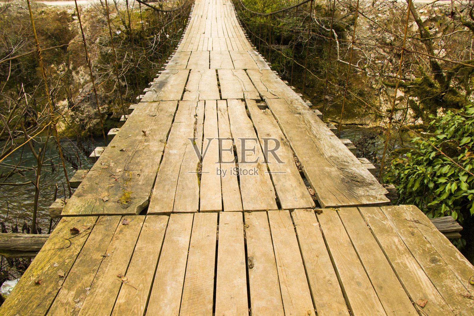 木桥，冬天的大自然和乔治亚州的大桥照片摄影图片