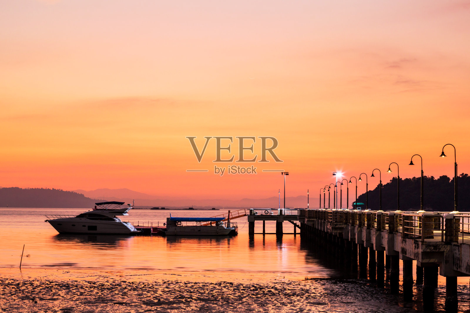 槟榔屿乔治城的杰雷亚克码头照片摄影图片