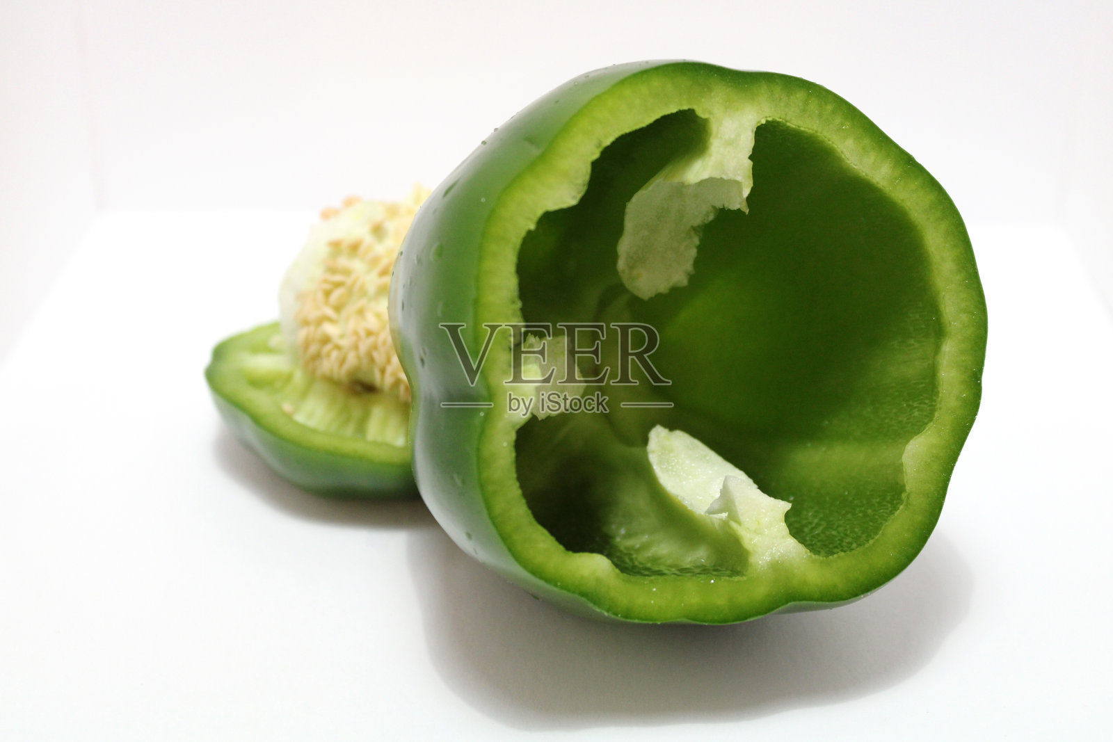 鲜青椒片照片摄影图片