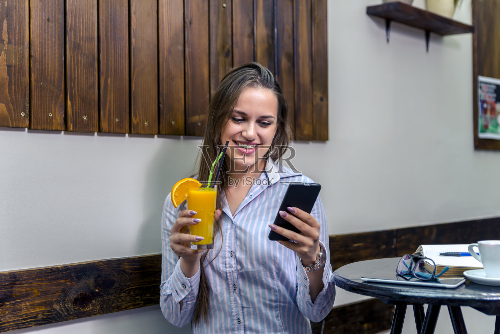 年轻女性企业家照片摄影图片