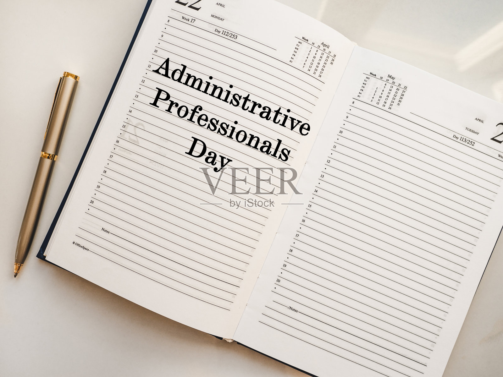 行政日贺卡。特写，从上面看照片摄影图片