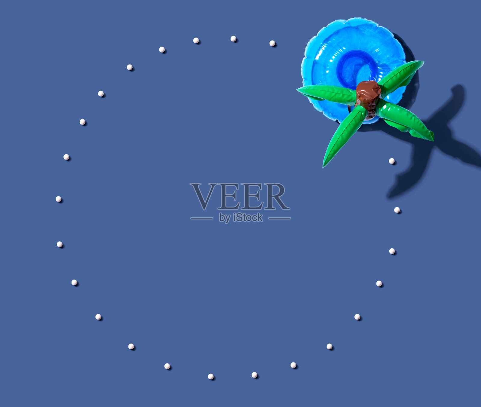 夏季概念与棕榈树浮动头顶视图照片摄影图片