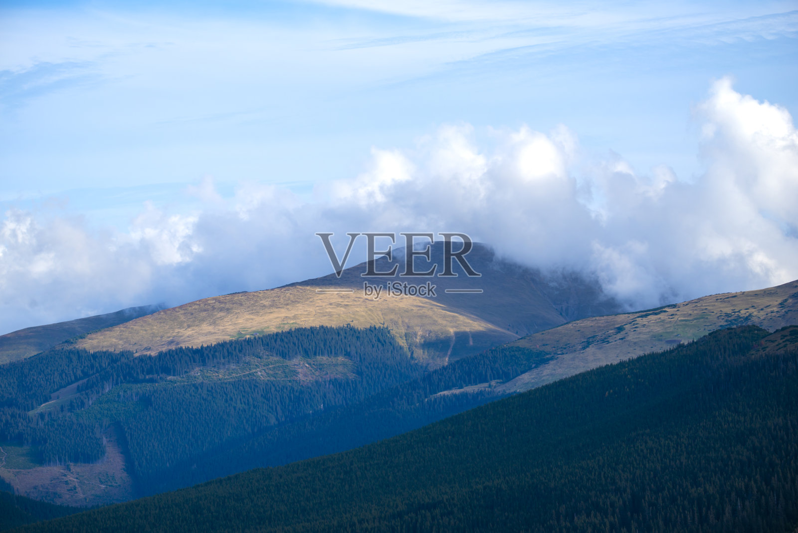 令人惊叹的风景在Transalpina，罗马尼亚照片摄影图片