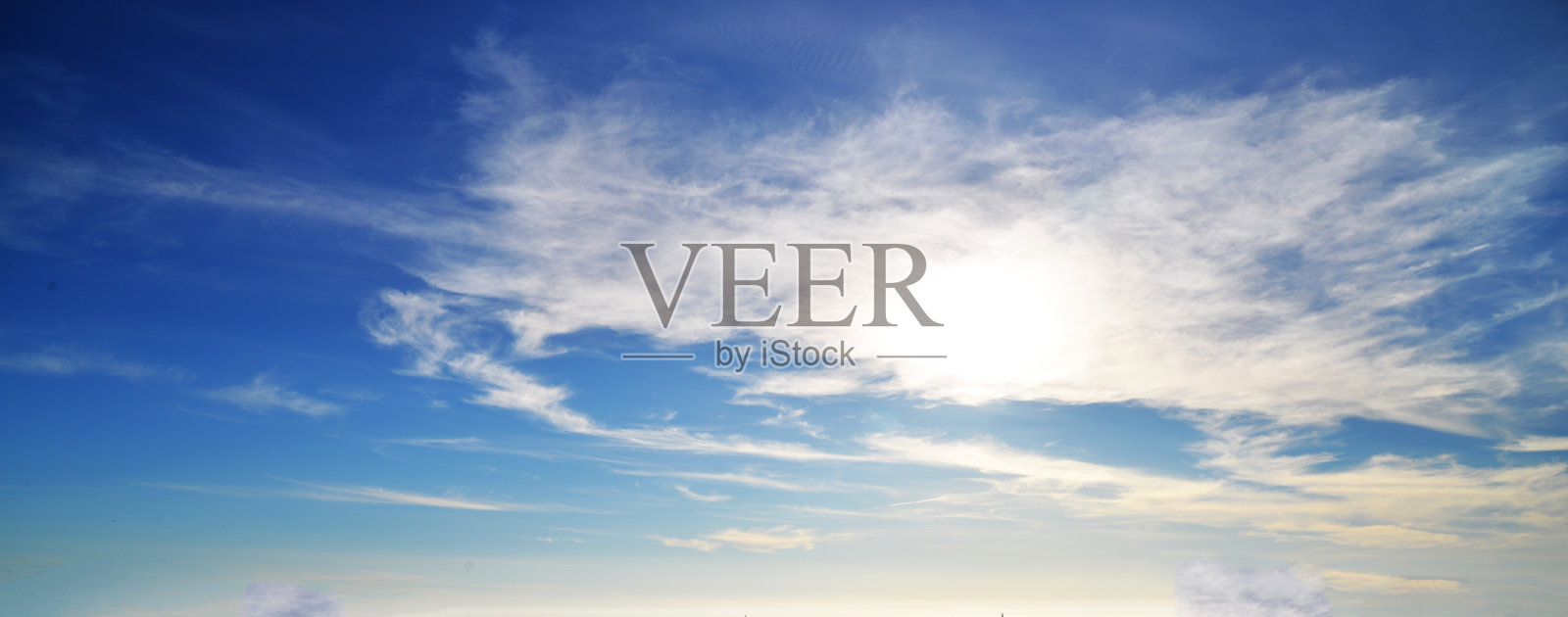 美丽的蓝天旗帜。营销背景。照片摄影图片