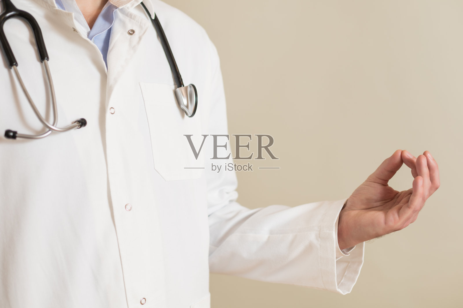 男医生沉思照片摄影图片