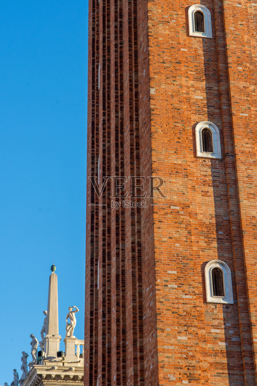 威尼斯城和它的小运河和浪漫的小巷照片摄影图片