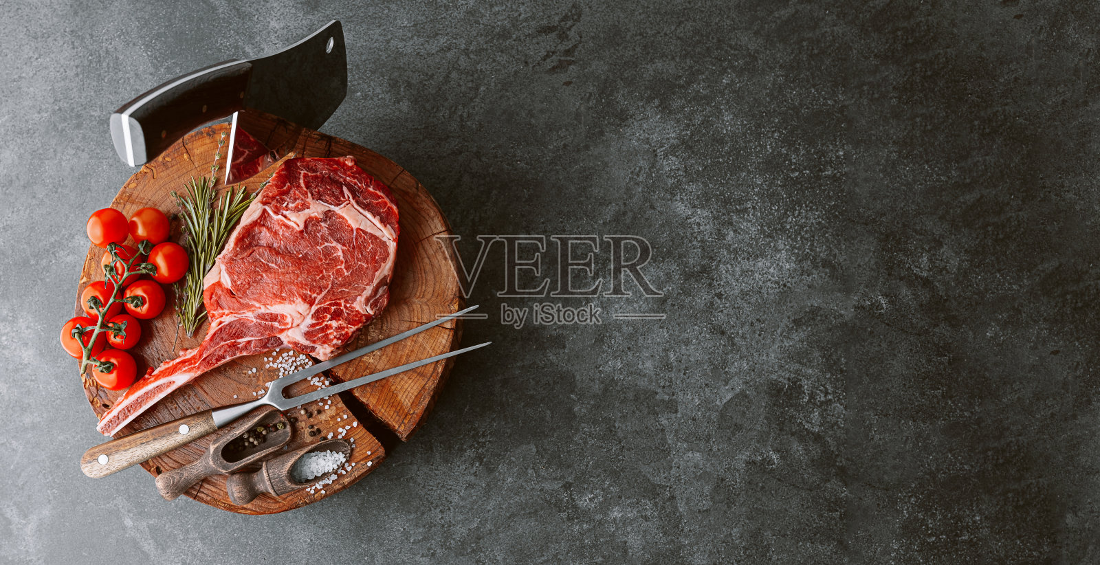 生的牛排照片摄影图片