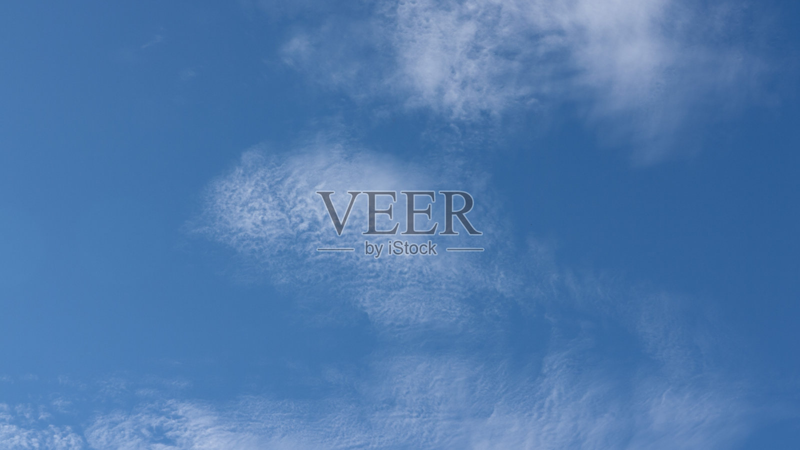 蓝天和淡淡的白云照片摄影图片