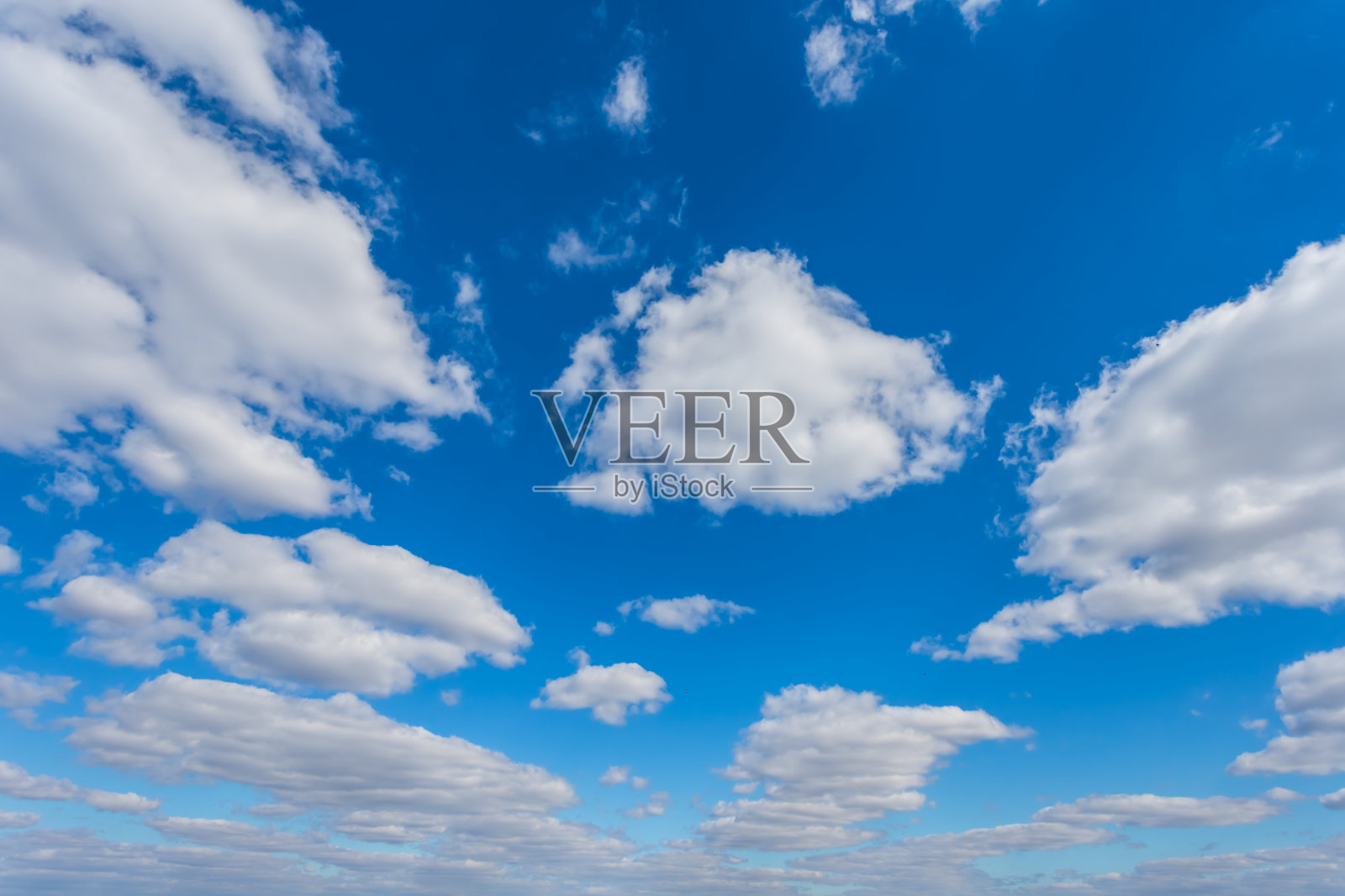 美丽的蓝色多云天空背景照片摄影图片