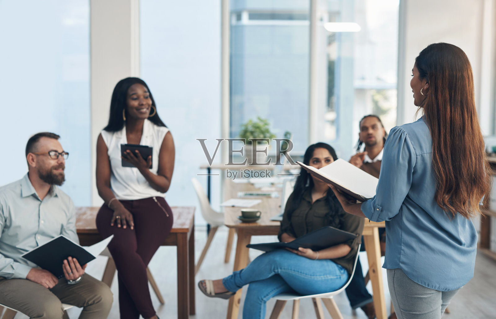 让我的团队更新所有新任务照片摄影图片