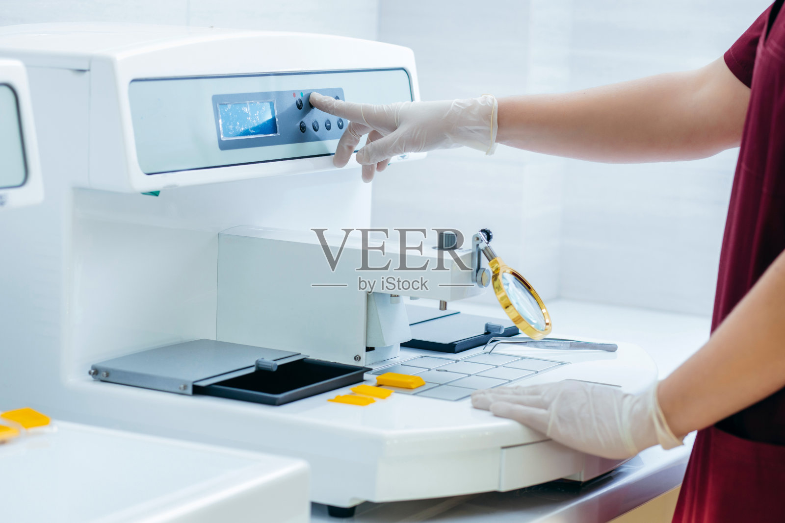 实验室上蜡，组织学检查(活检)照片摄影图片