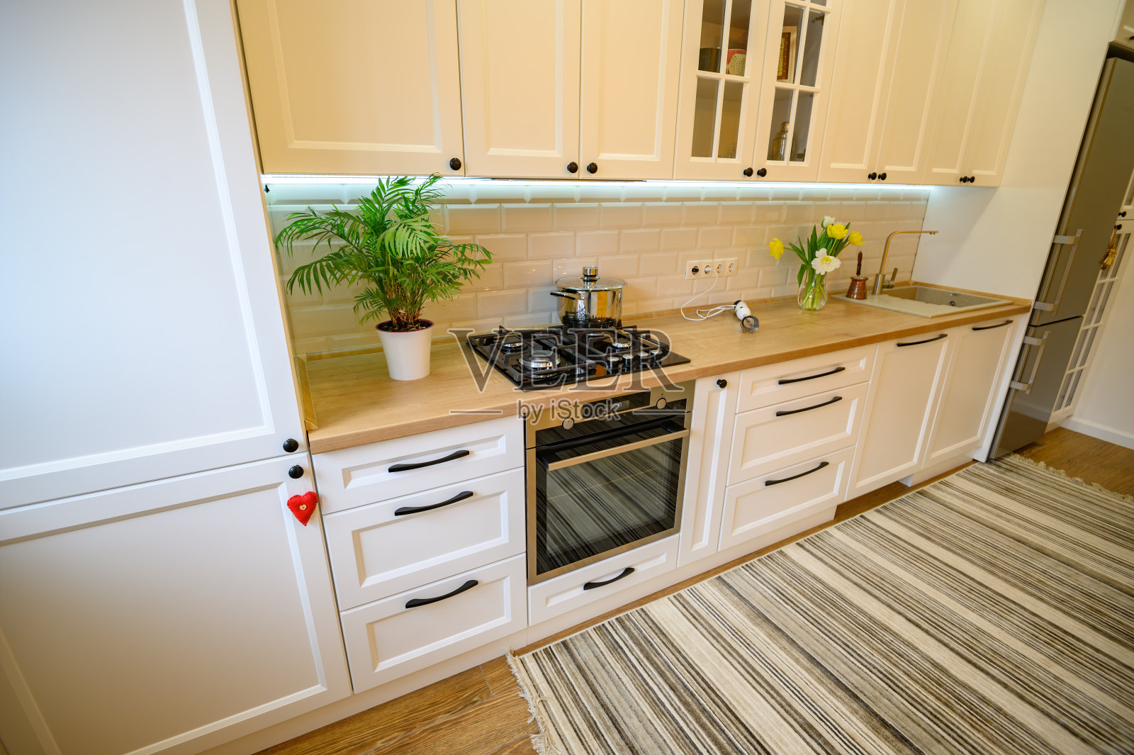 舒适的现代厨房内饰照片摄影图片