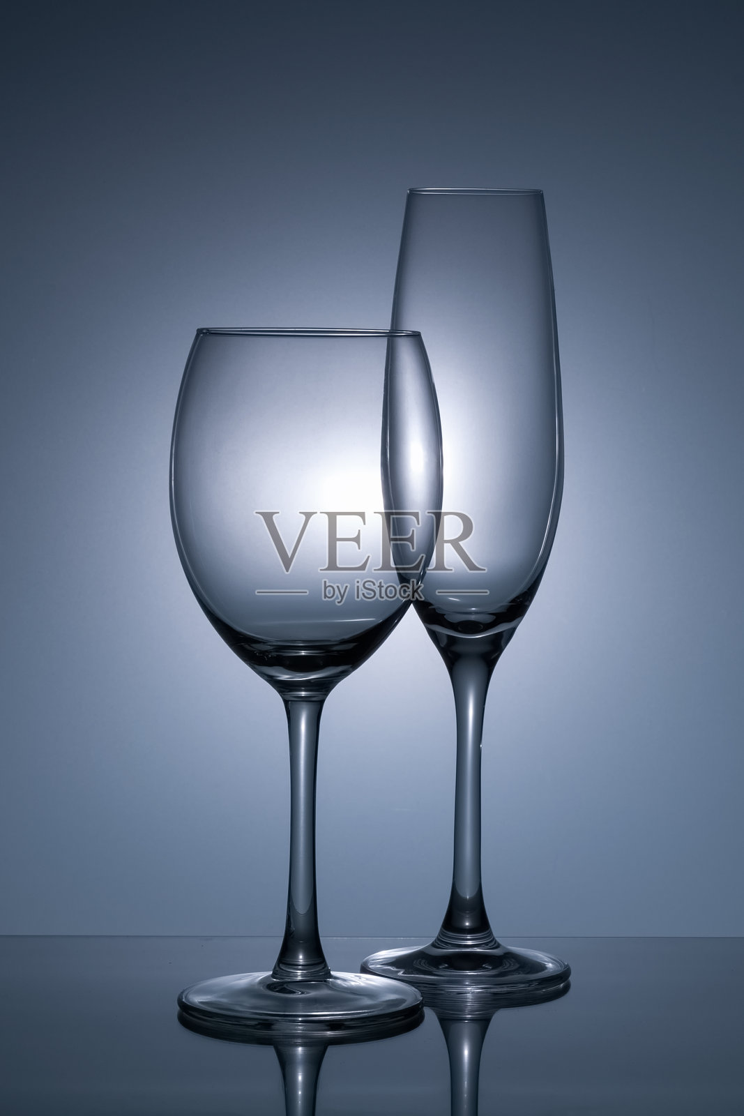 两个空酒杯照片摄影图片