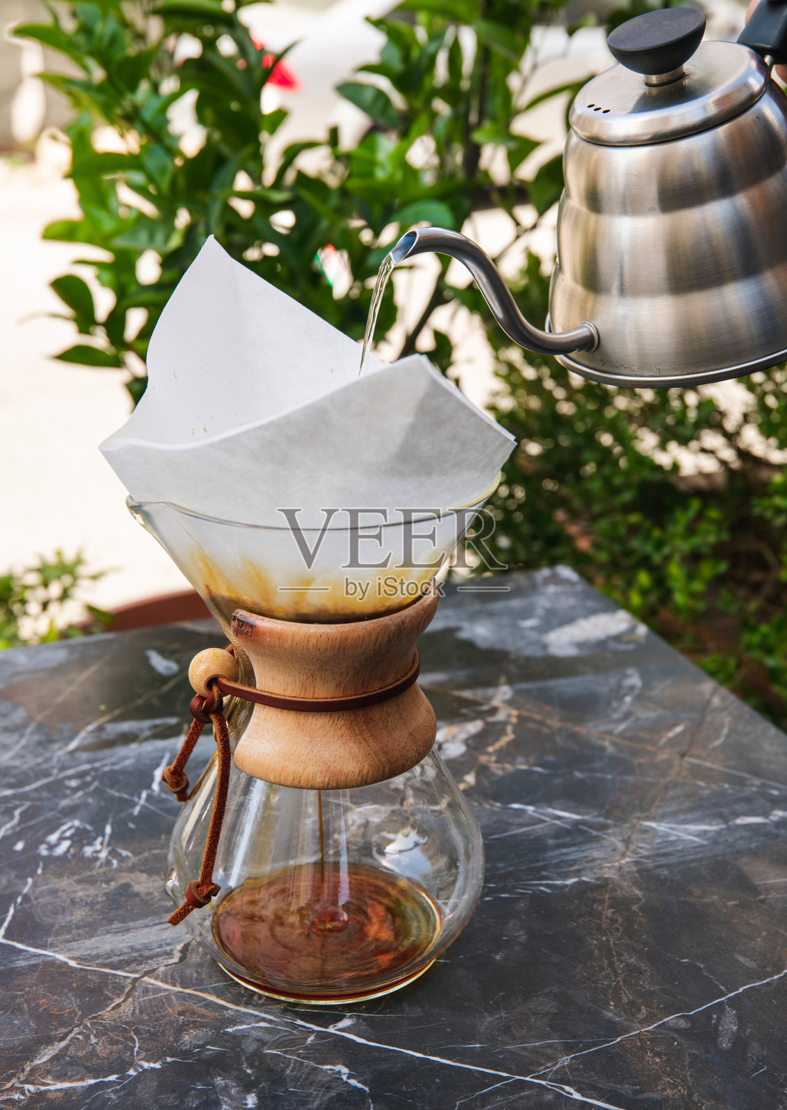 滴滤咖啡。照片摄影图片