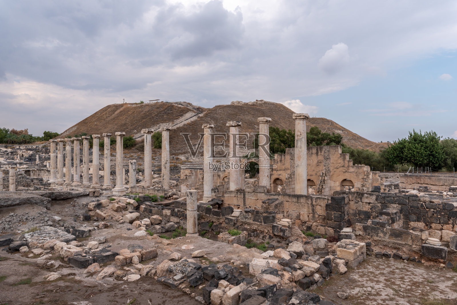 以色列贝特谢安古遗址概览照片摄影图片