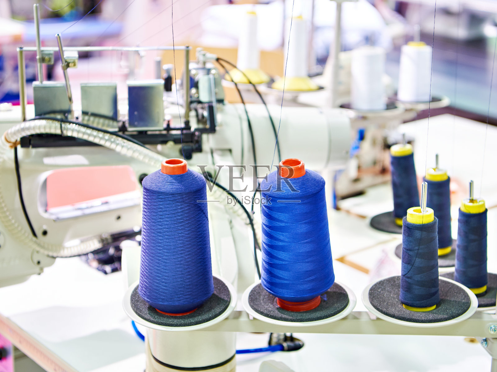 线轴和缝纫机照片摄影图片