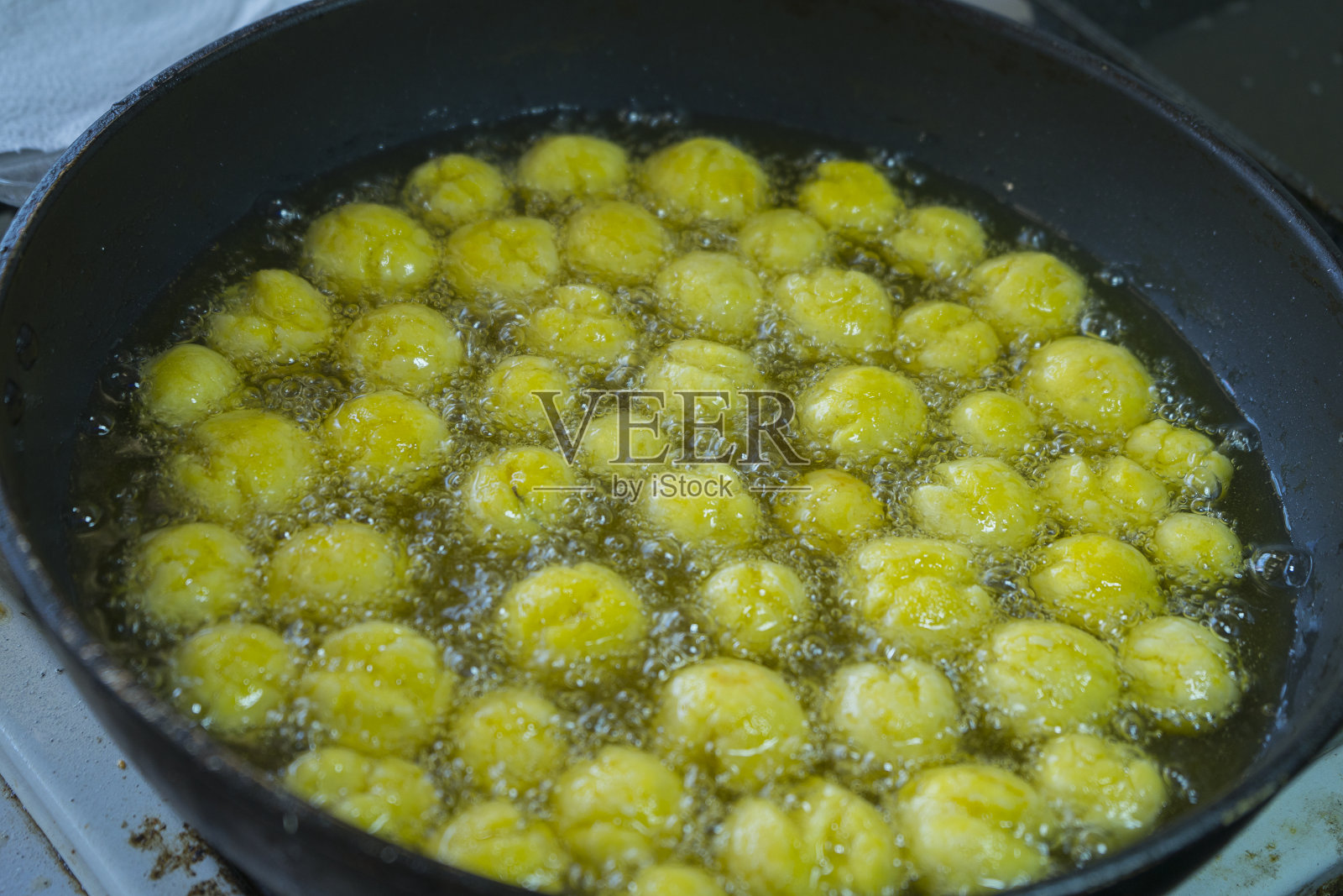 烹饪炒白芝麻饼干- Kanom华Ror - Yim Sa Nay，笑球照片摄影图片