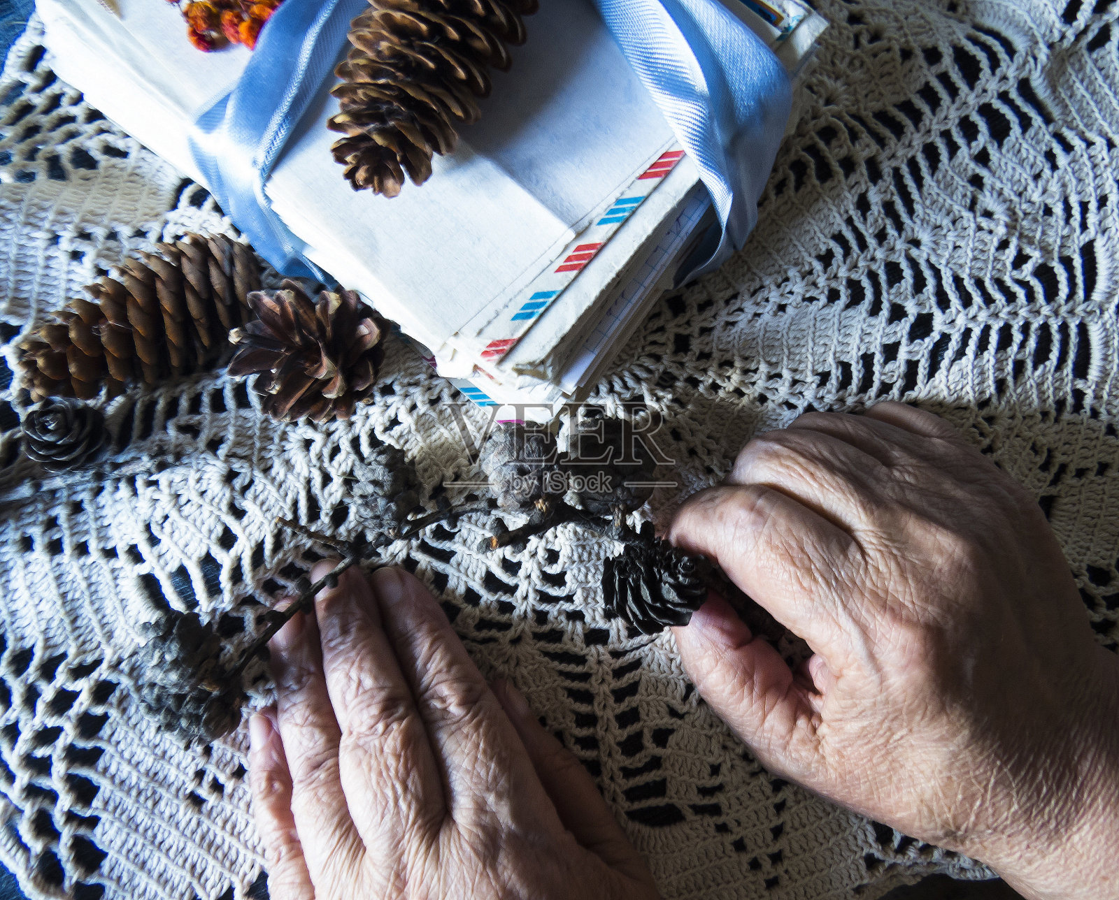 老人的手照片摄影图片