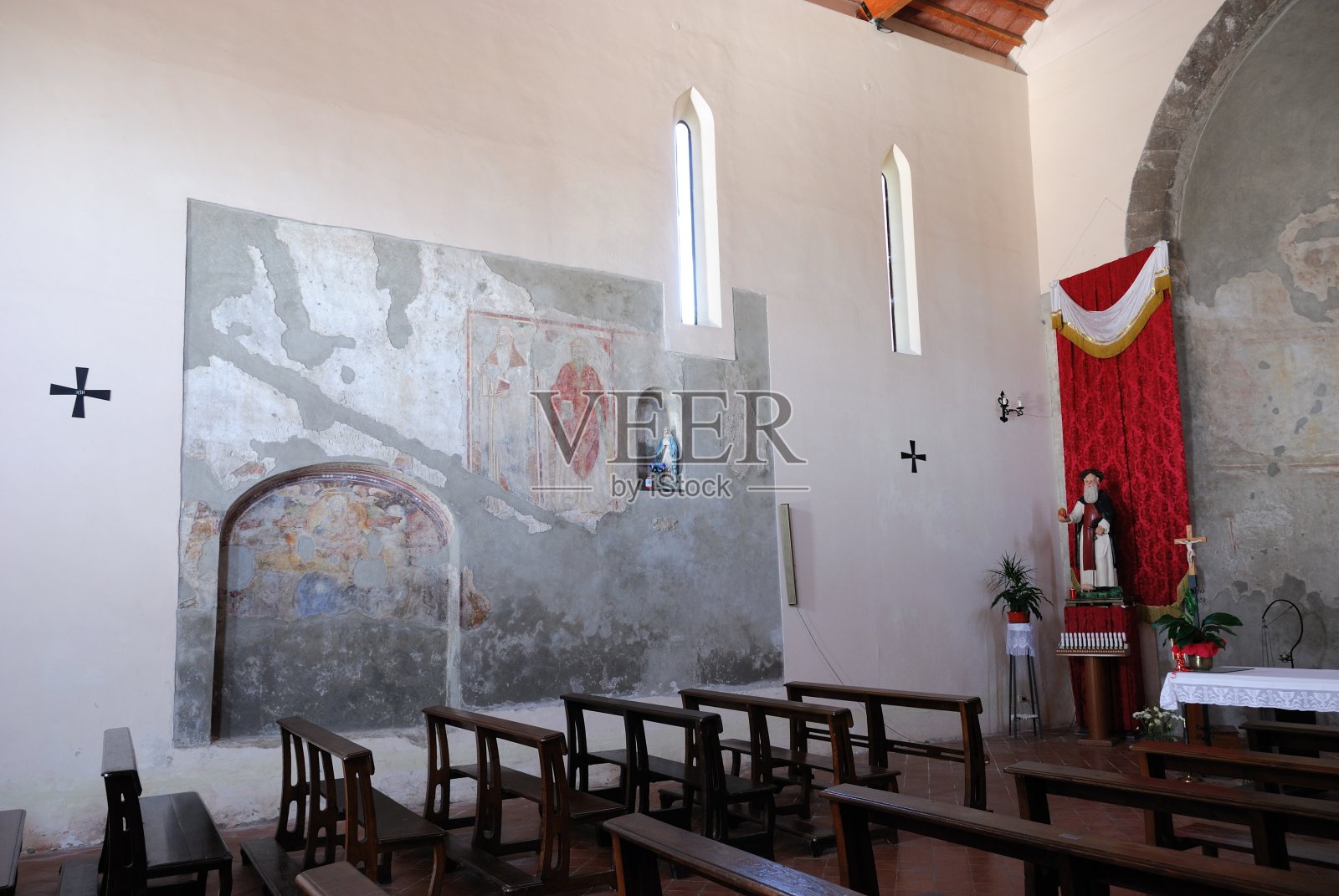 队伍,坎帕尼亚。泰阿诺会师圣科斯马和达米亚诺教区。圣安东尼奥阿巴特教堂。照片摄影图片