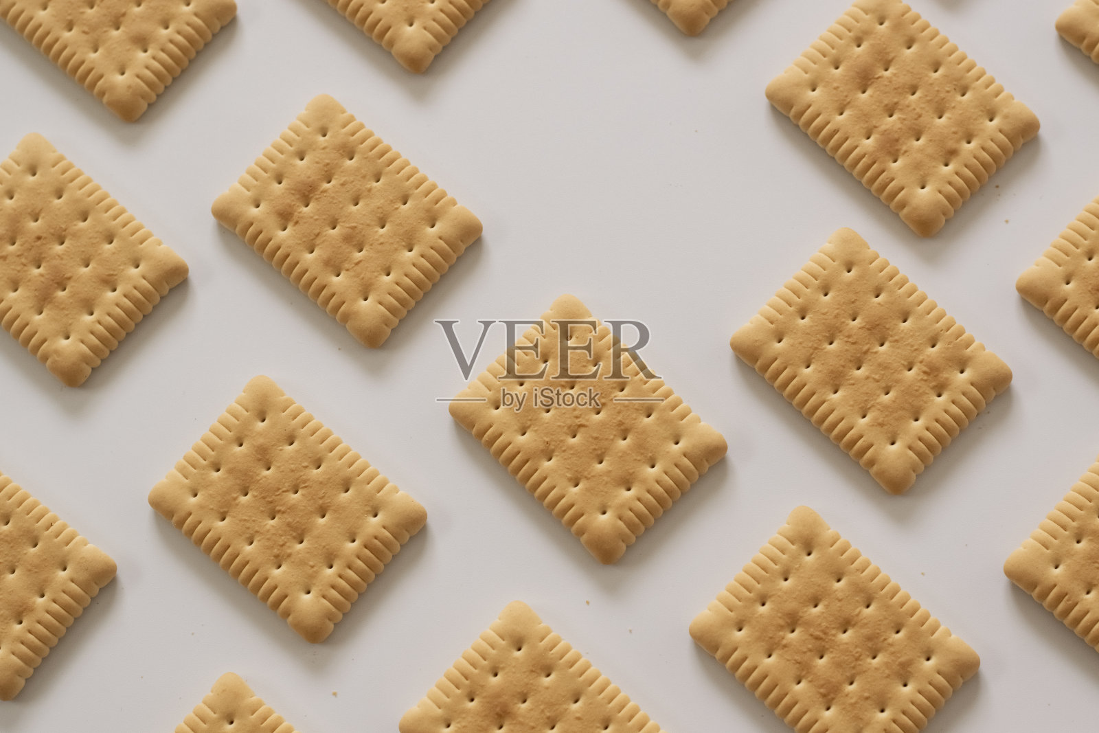 白色背景上的甜饼干图案照片摄影图片