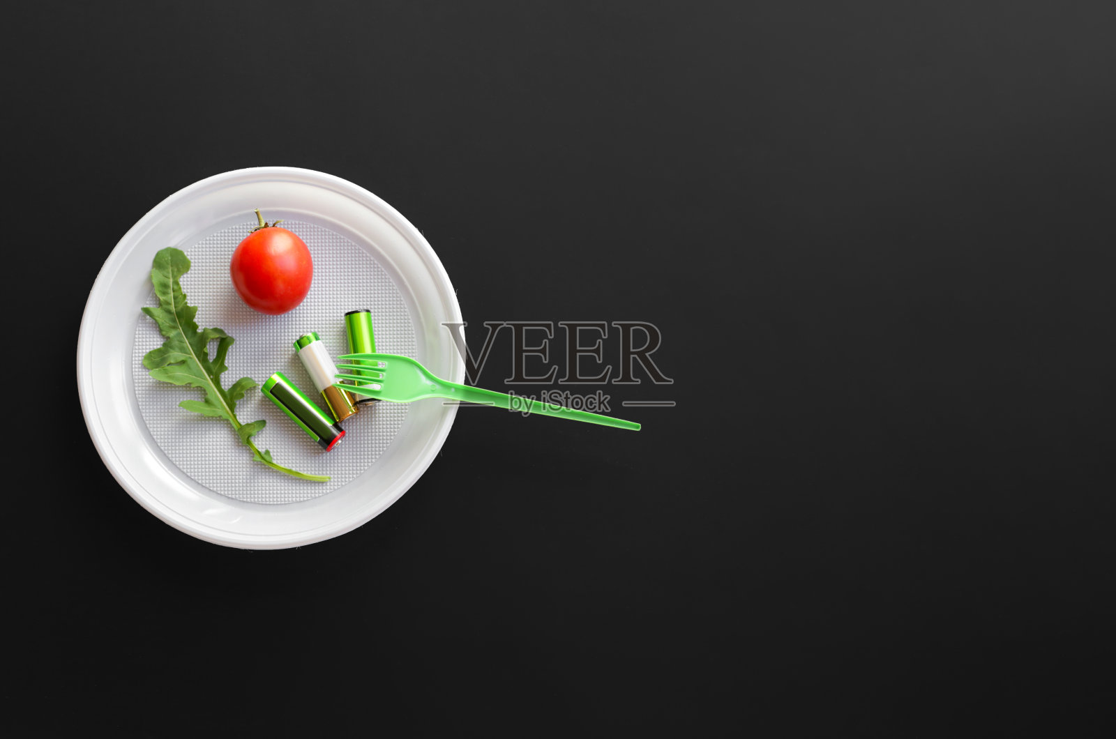 天然餐具vs塑料餐具照片摄影图片