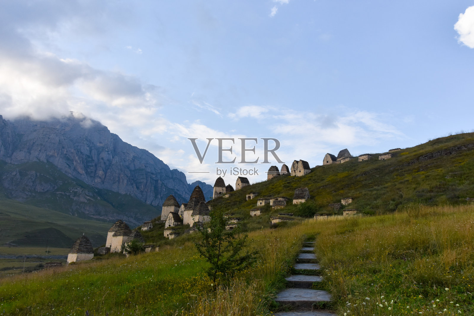 死亡之城，公元一千年末，位于达尔加夫峡谷深处。北奥塞梯-阿拉尼亚共和国照片摄影图片