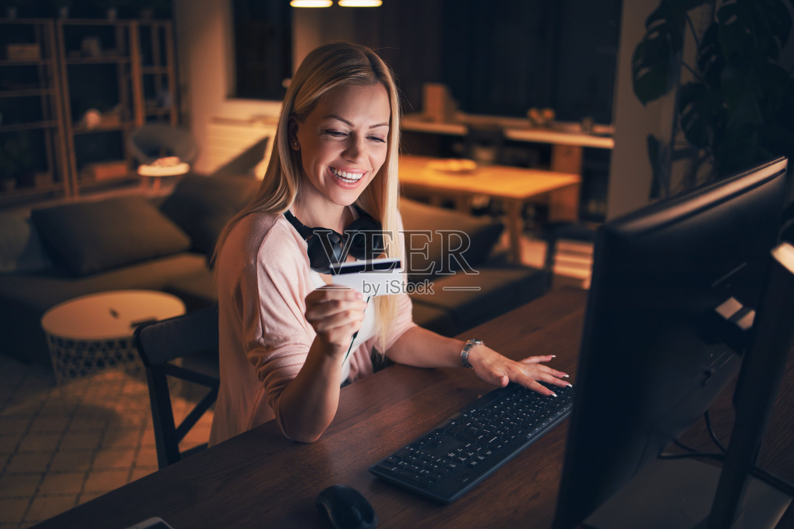 购物狂照片摄影图片