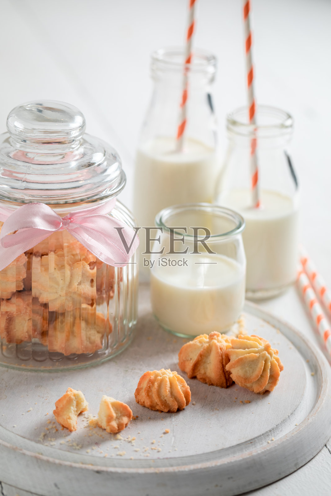 奶油脆饼用黄油、糖和牛奶做成的脆饼照片摄影图片