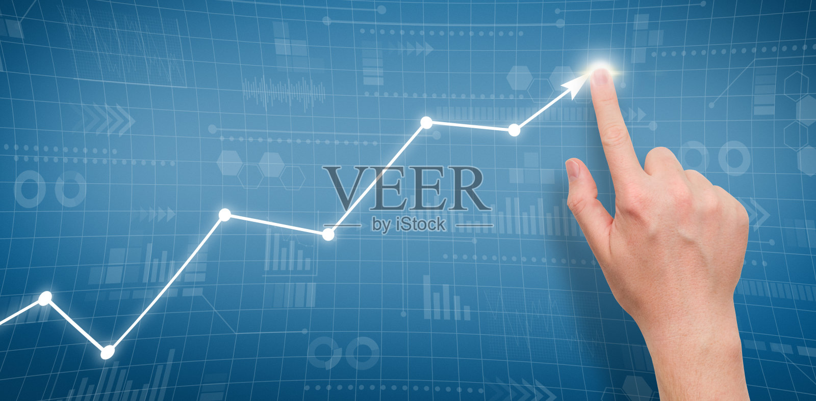 Person指向图形显示上的增长图照片摄影图片