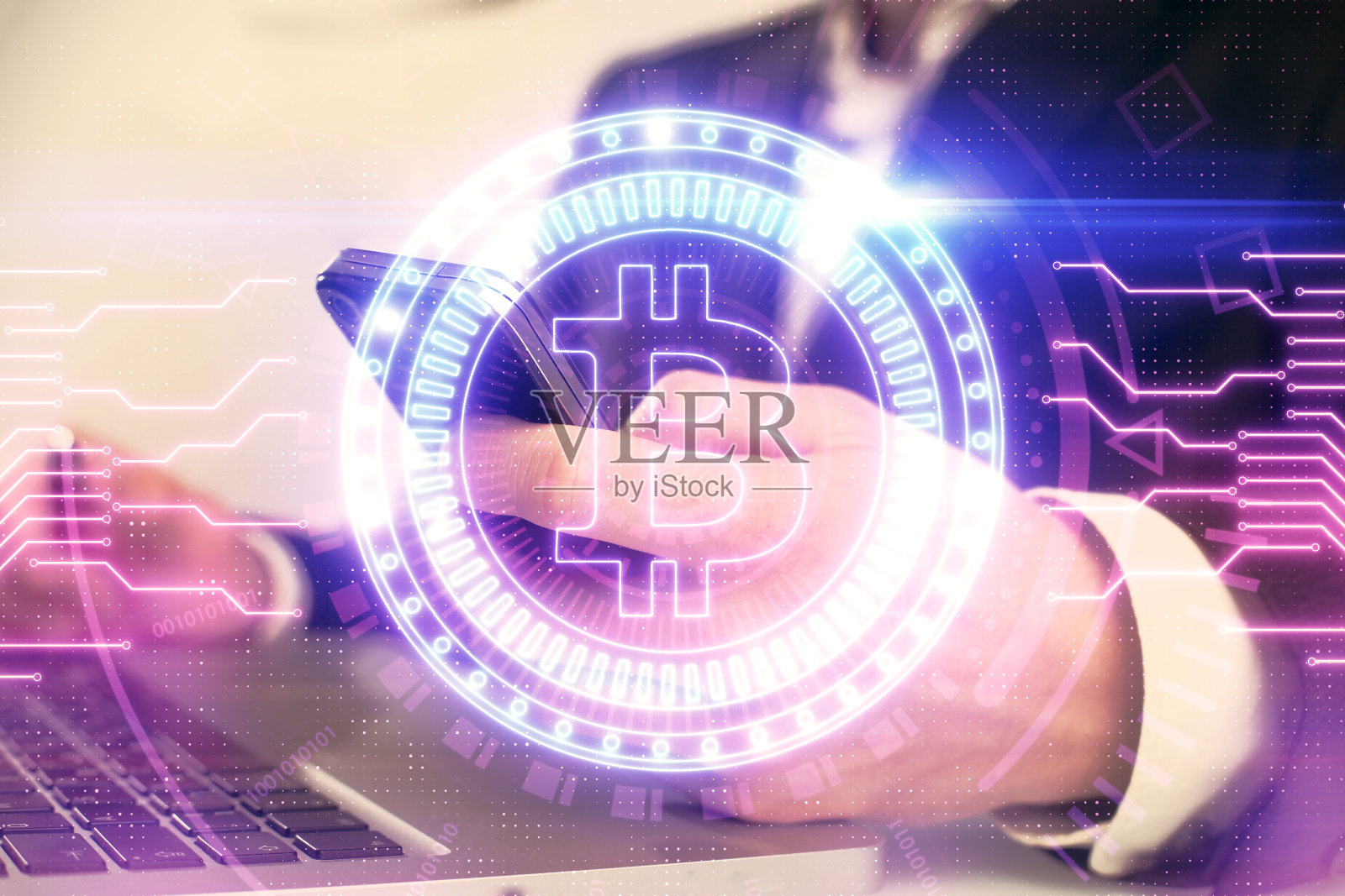 双曝光男子的手握和使用电话和加密货币区块链主题绘画。照片摄影图片