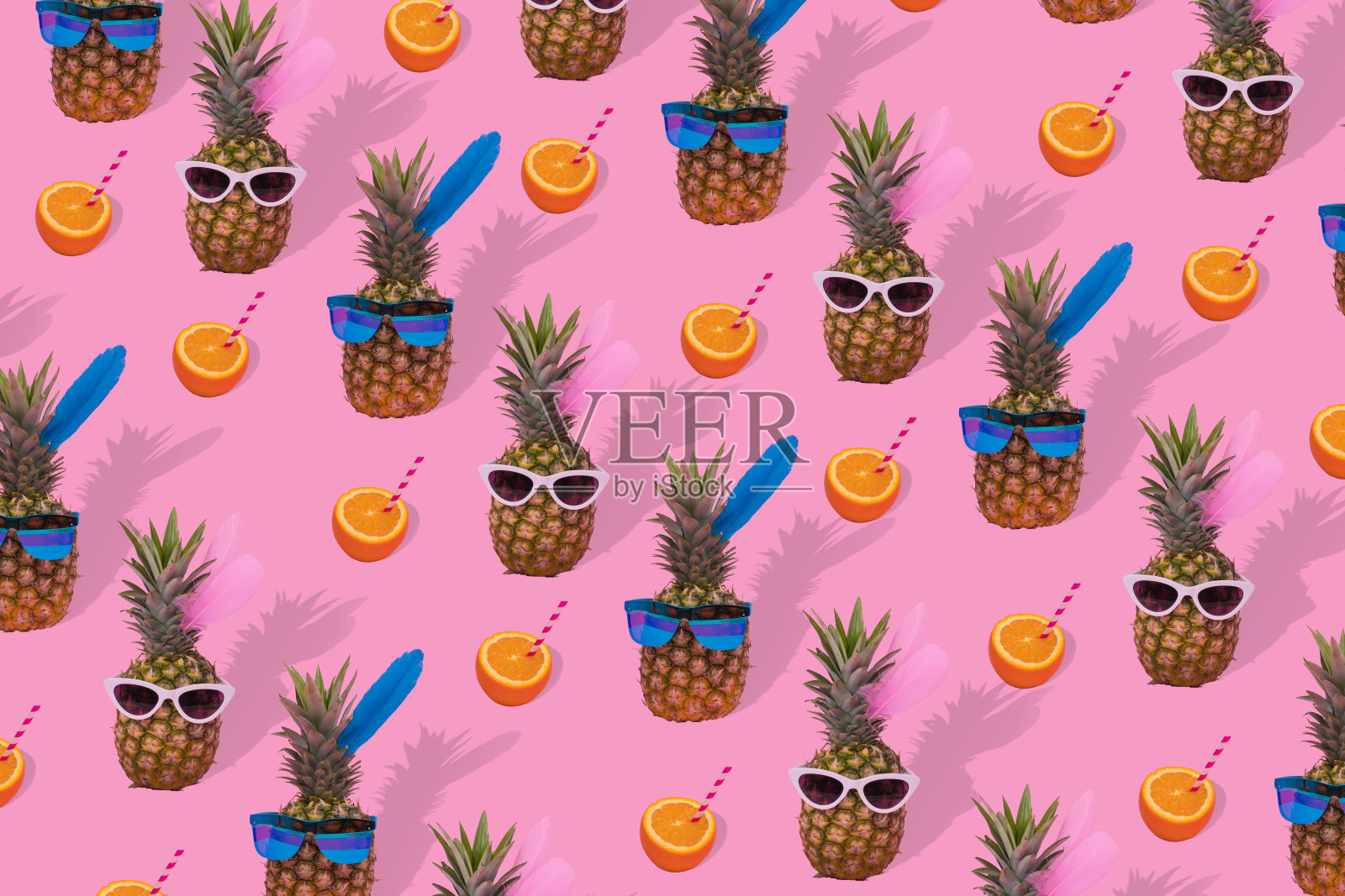 时尚创意的女性和男性菠萝嬉皮士太阳镜和橙色，时尚的水果图案插画图片素材