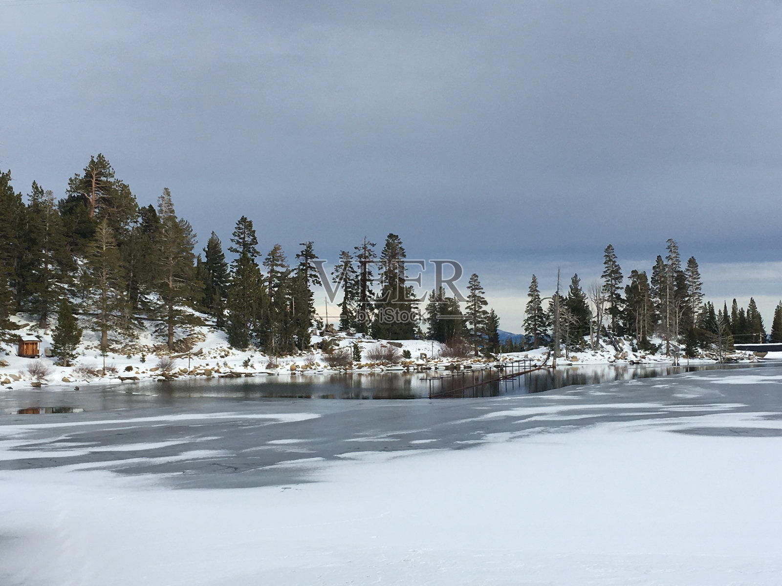 滑雪胜地的观点照片摄影图片