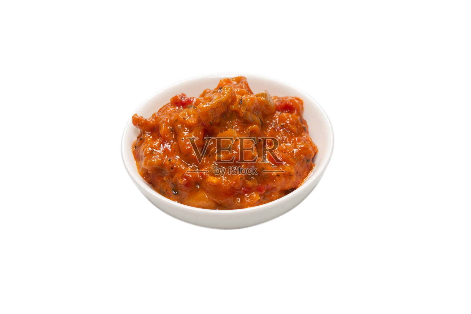 蔬菜炖在碗里，孤立在白色背景上。照片摄影图片