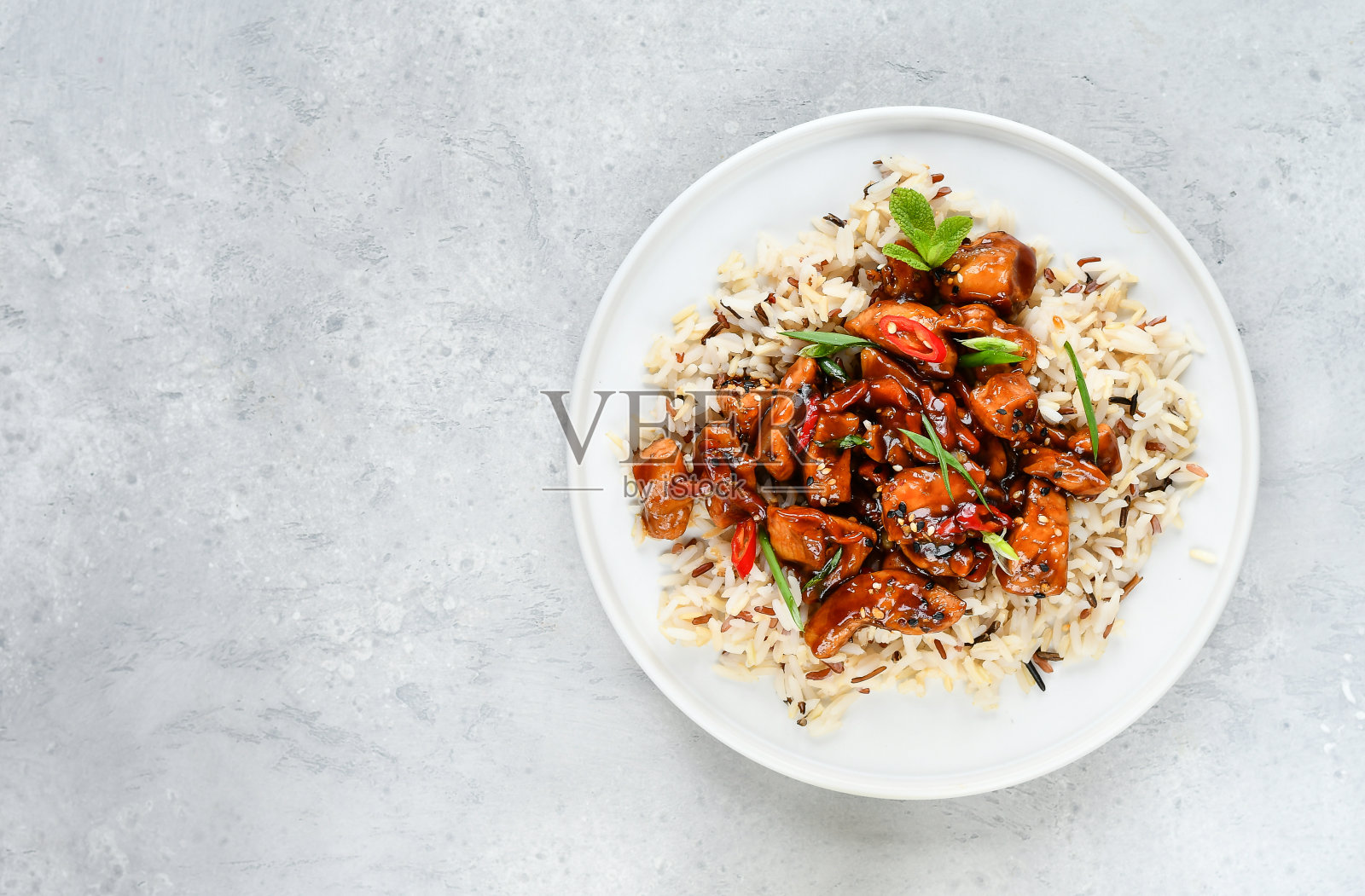 酸辣鸡配辣椒饭照片摄影图片