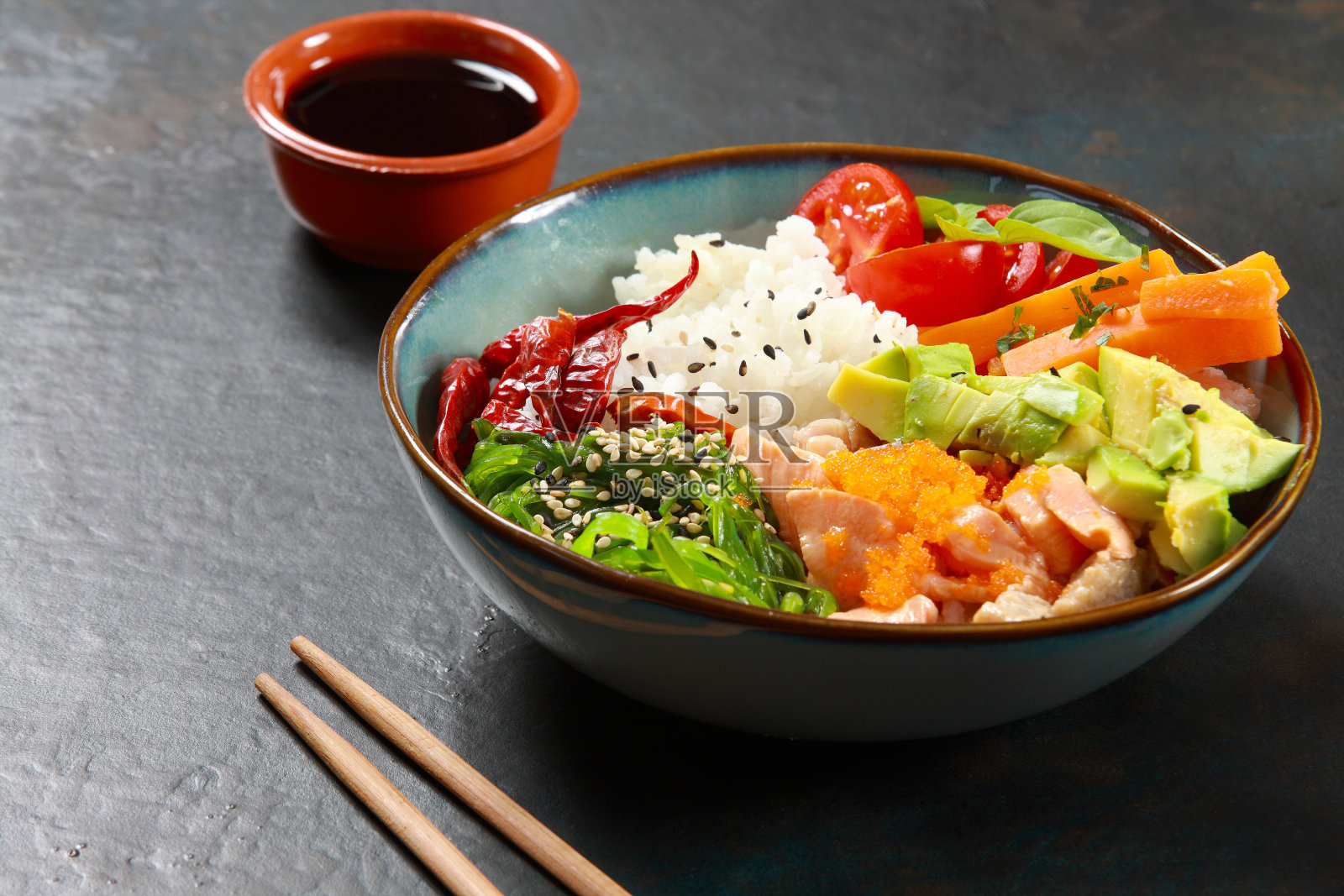 裙带菜海带沙拉照片摄影图片