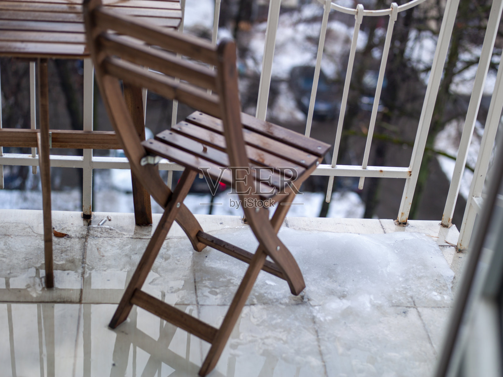 阳台上有雪照片摄影图片