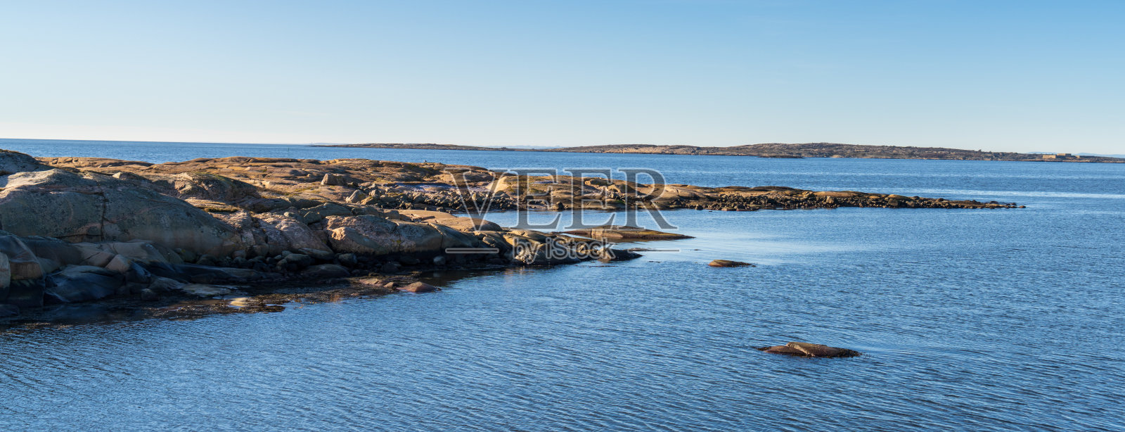 挪威Ytre Hvaler国家公园的岩石海岸照片摄影图片