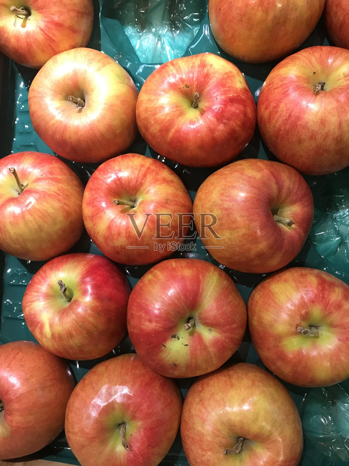 新鲜的红苹果上市照片摄影图片