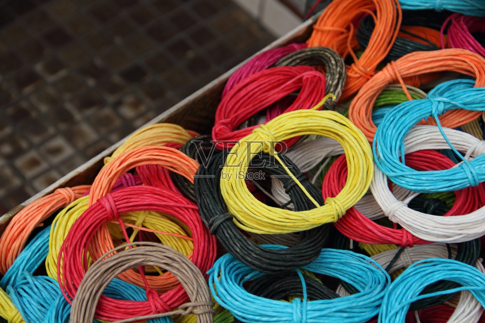 丰富多彩的字符串照片摄影图片