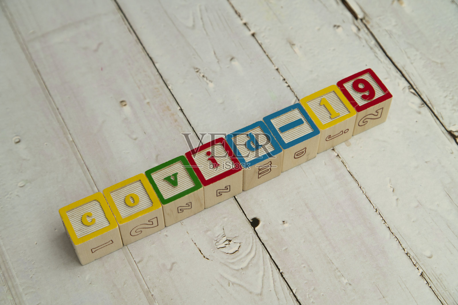 冠状病毒概念与木块。照片摄影图片