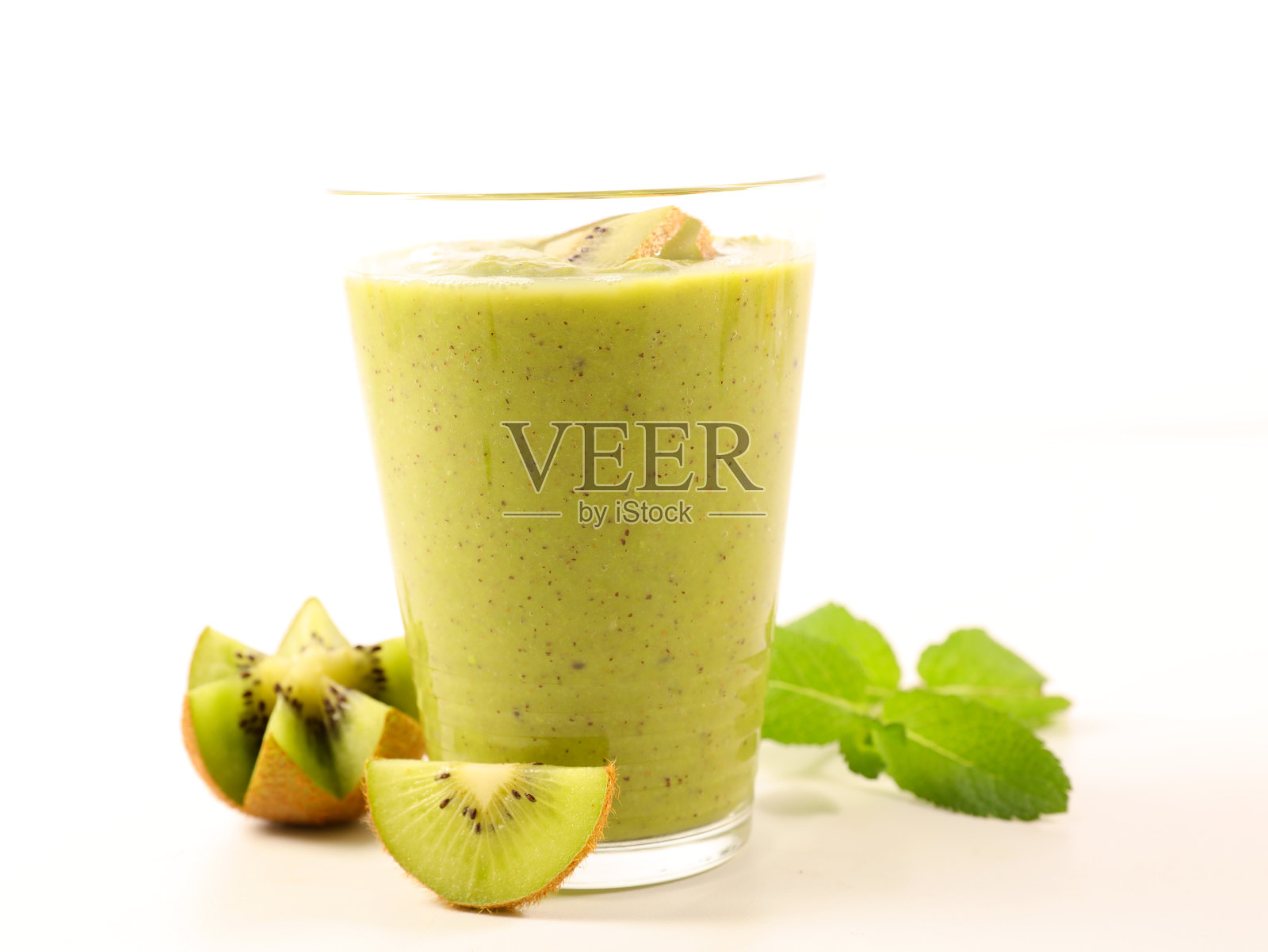 白底猕猴桃绿冰沙照片摄影图片