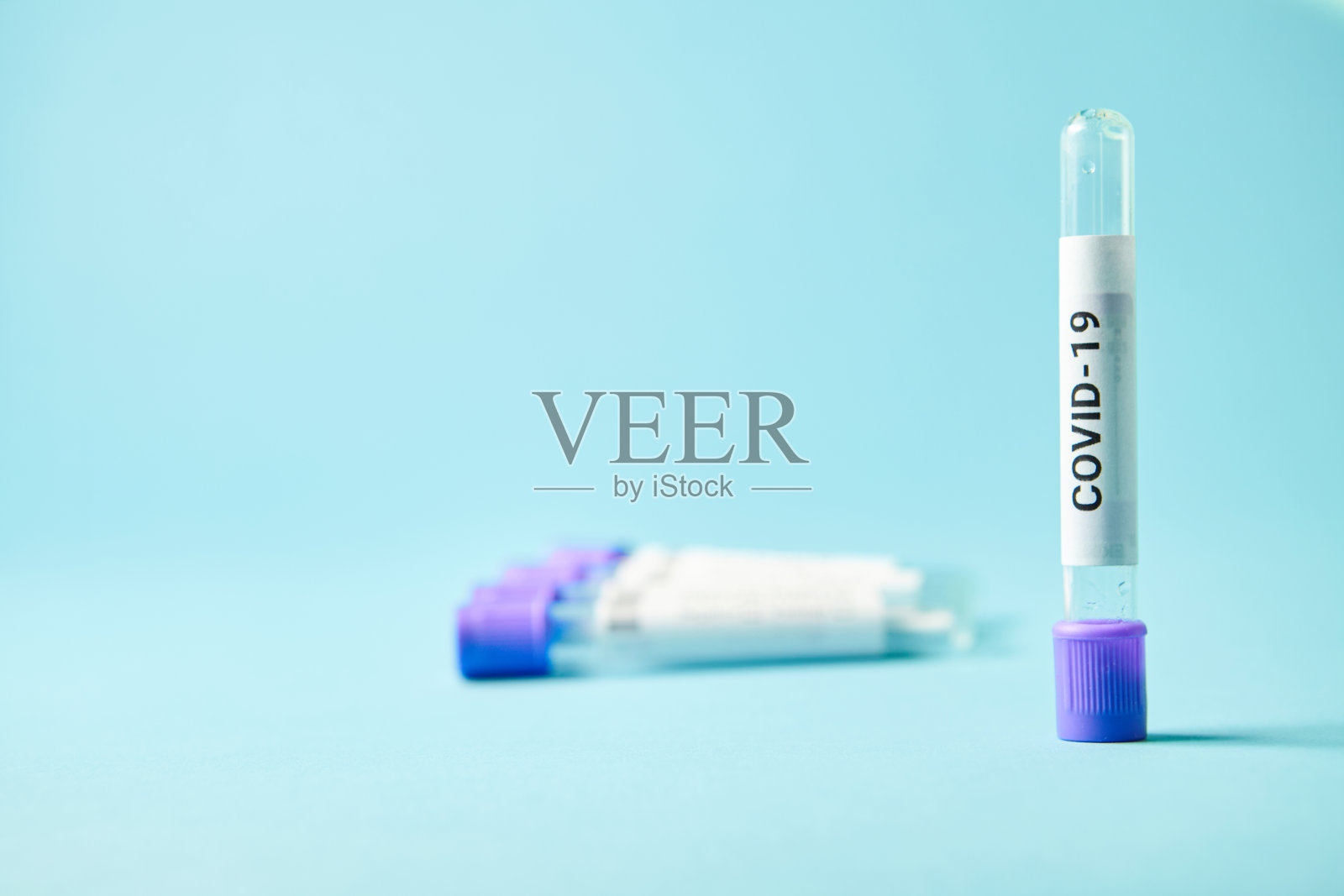 冠状病毒患者样本血液检测管。冠状病毒covid 19。照片摄影图片