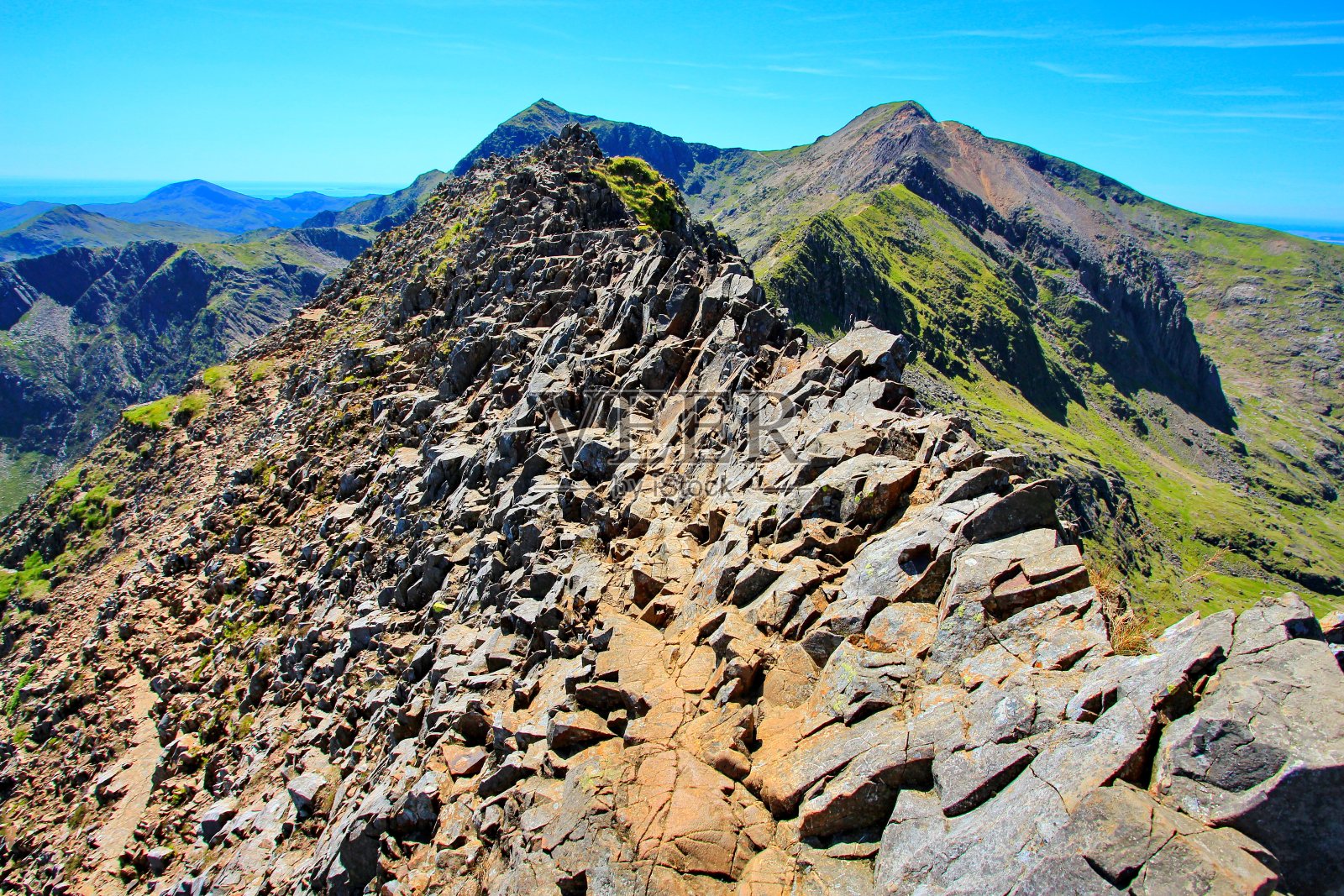 夏日阳光下的斯诺登尼亚国家公园照片摄影图片