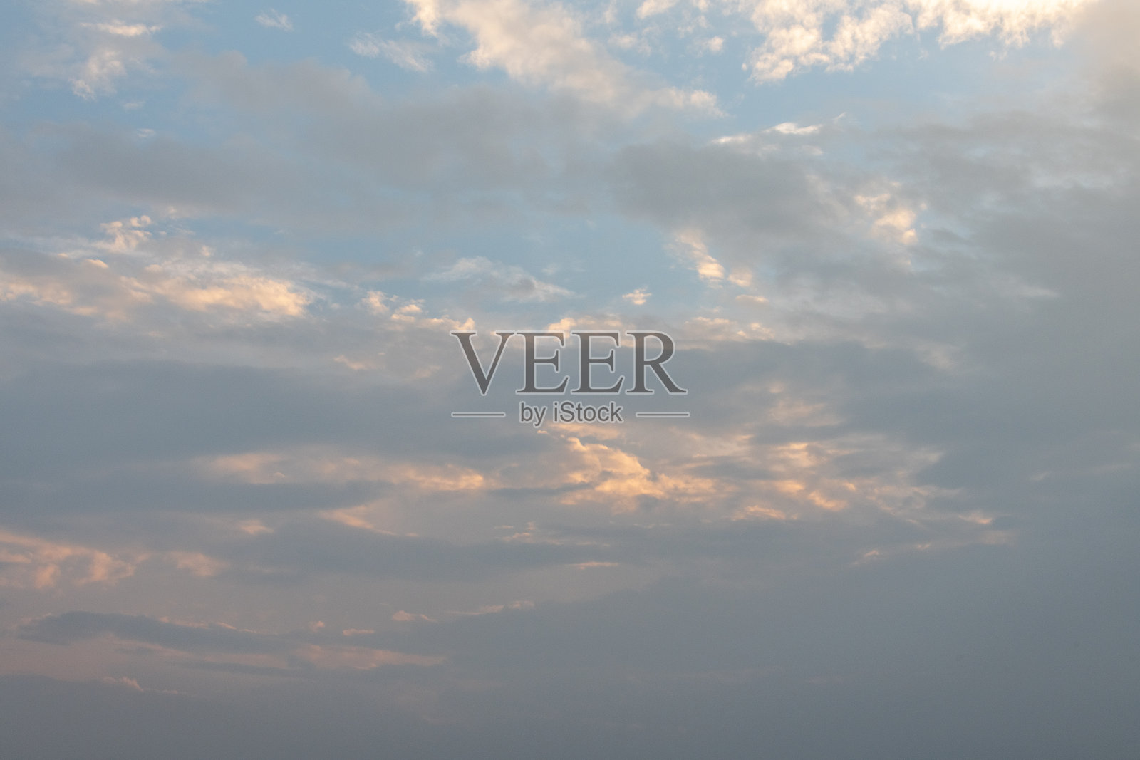 天空中的云照片摄影图片