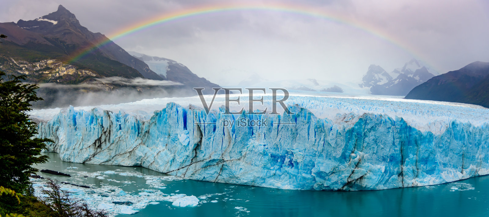 巴塔哥尼亚最大的冰川之一，国家公园的莫雷诺冰川照片摄影图片