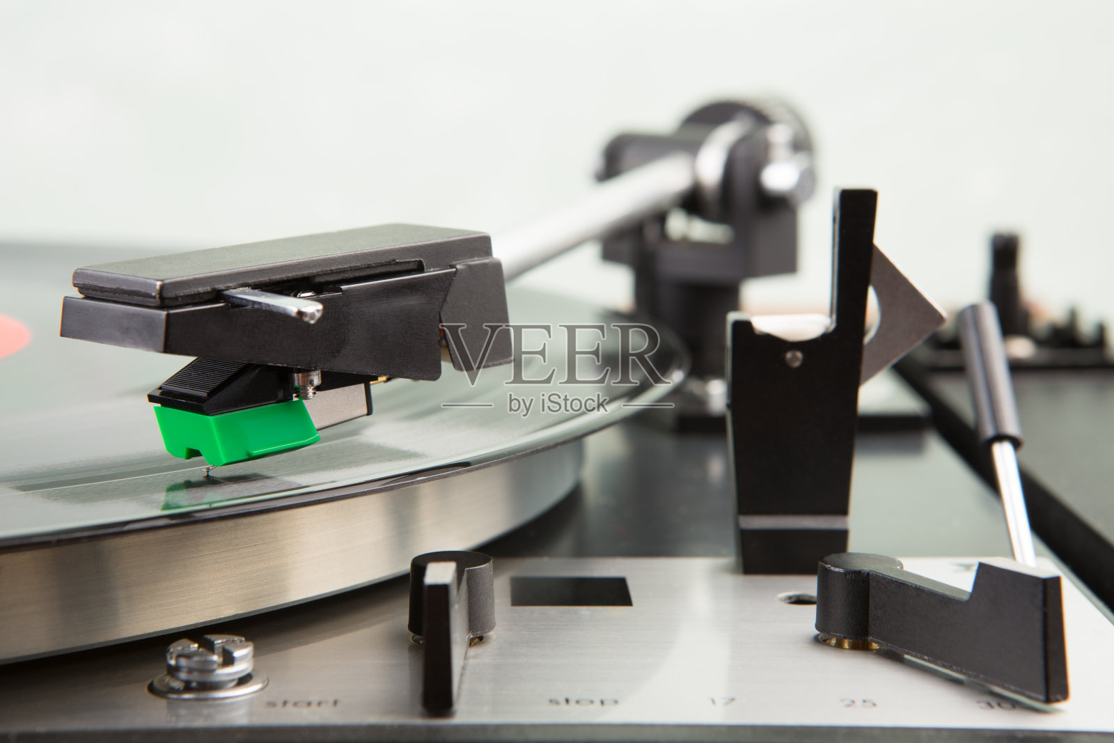 复古音乐播放器转盘与lp照片摄影图片