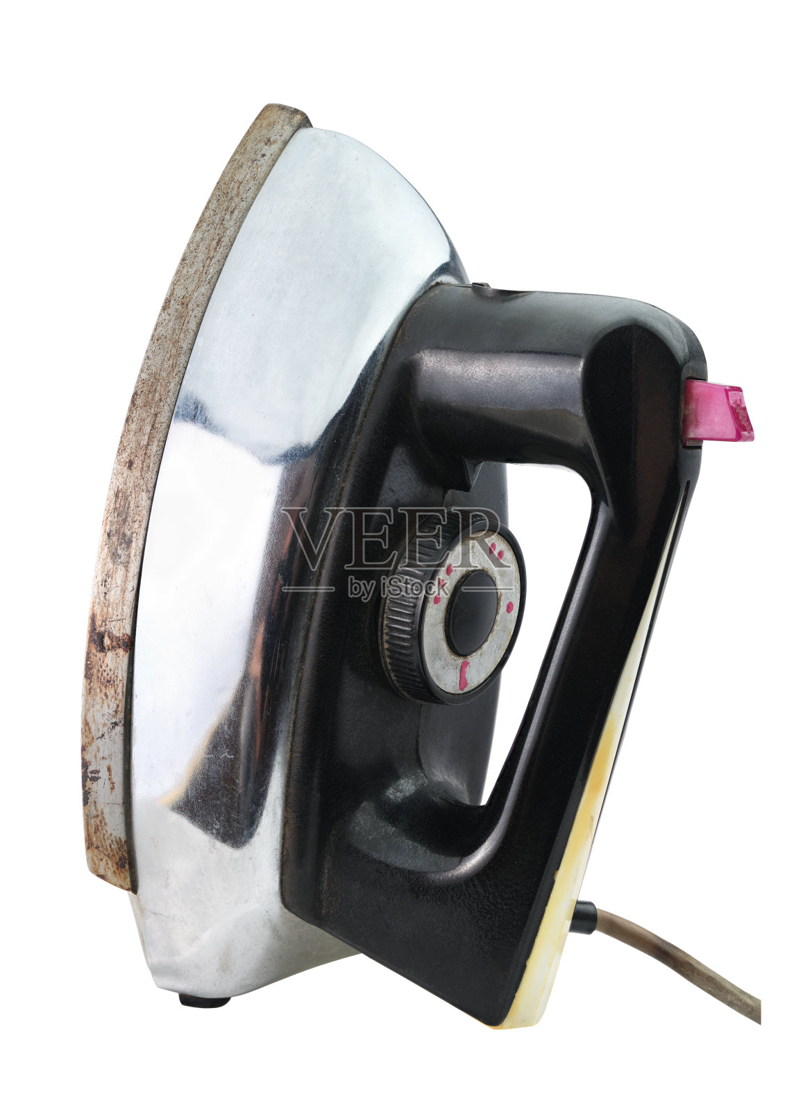 旧苏联电熨斗孤立在白色背景上。照片摄影图片