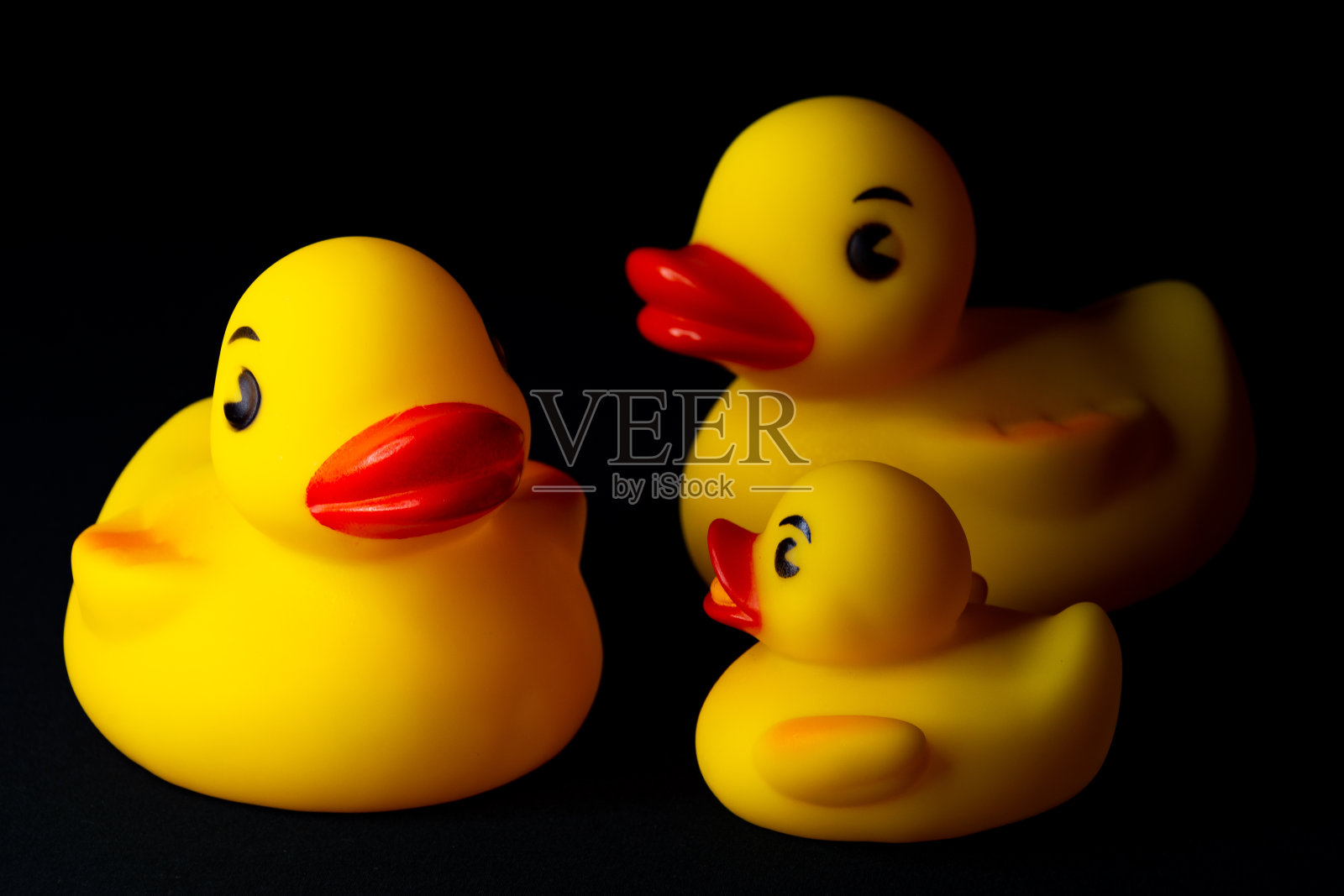 黄色的橡皮鸭。照片摄影图片