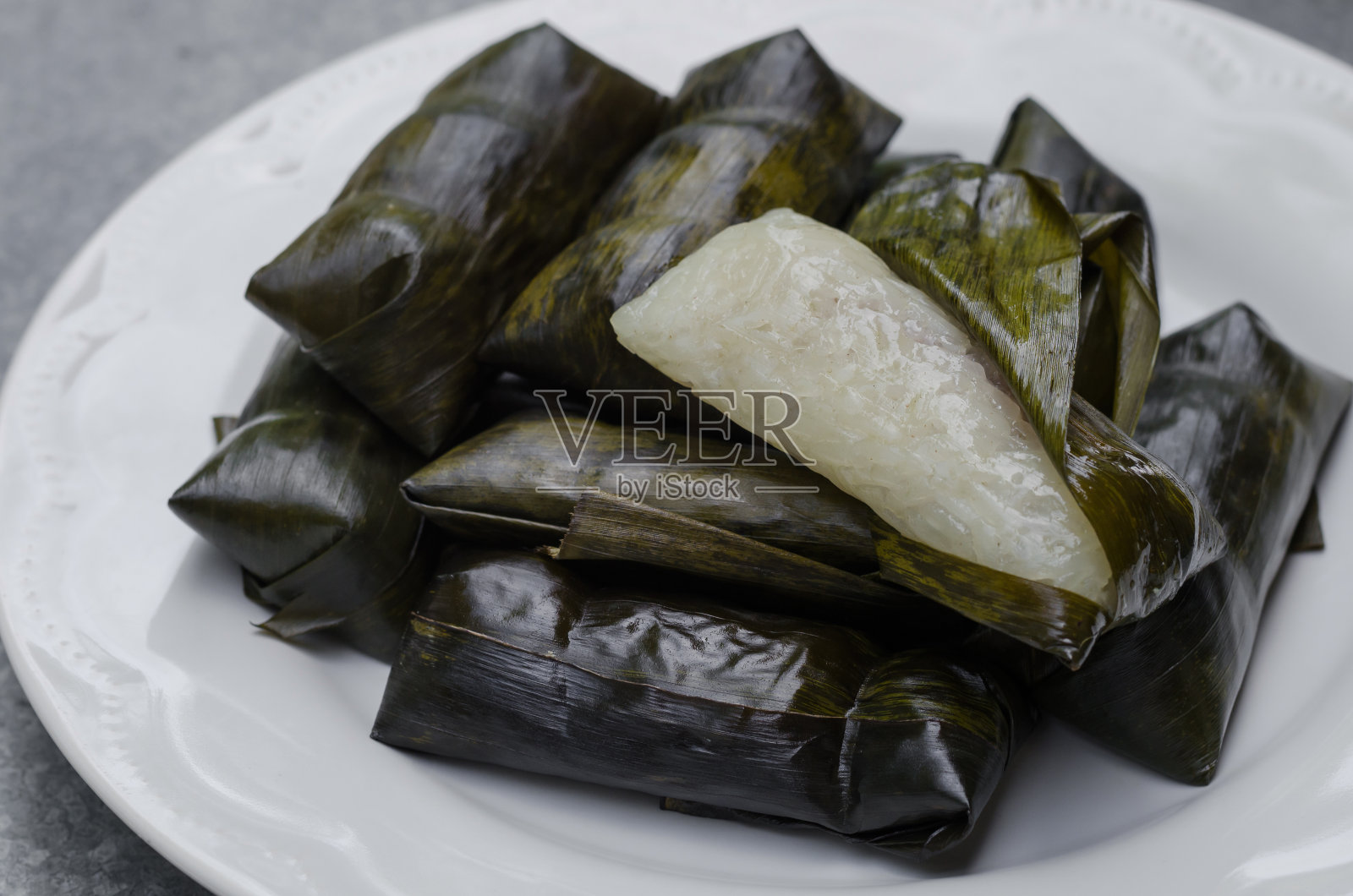 甜糯米是一种传统的泰国甜点。照片摄影图片