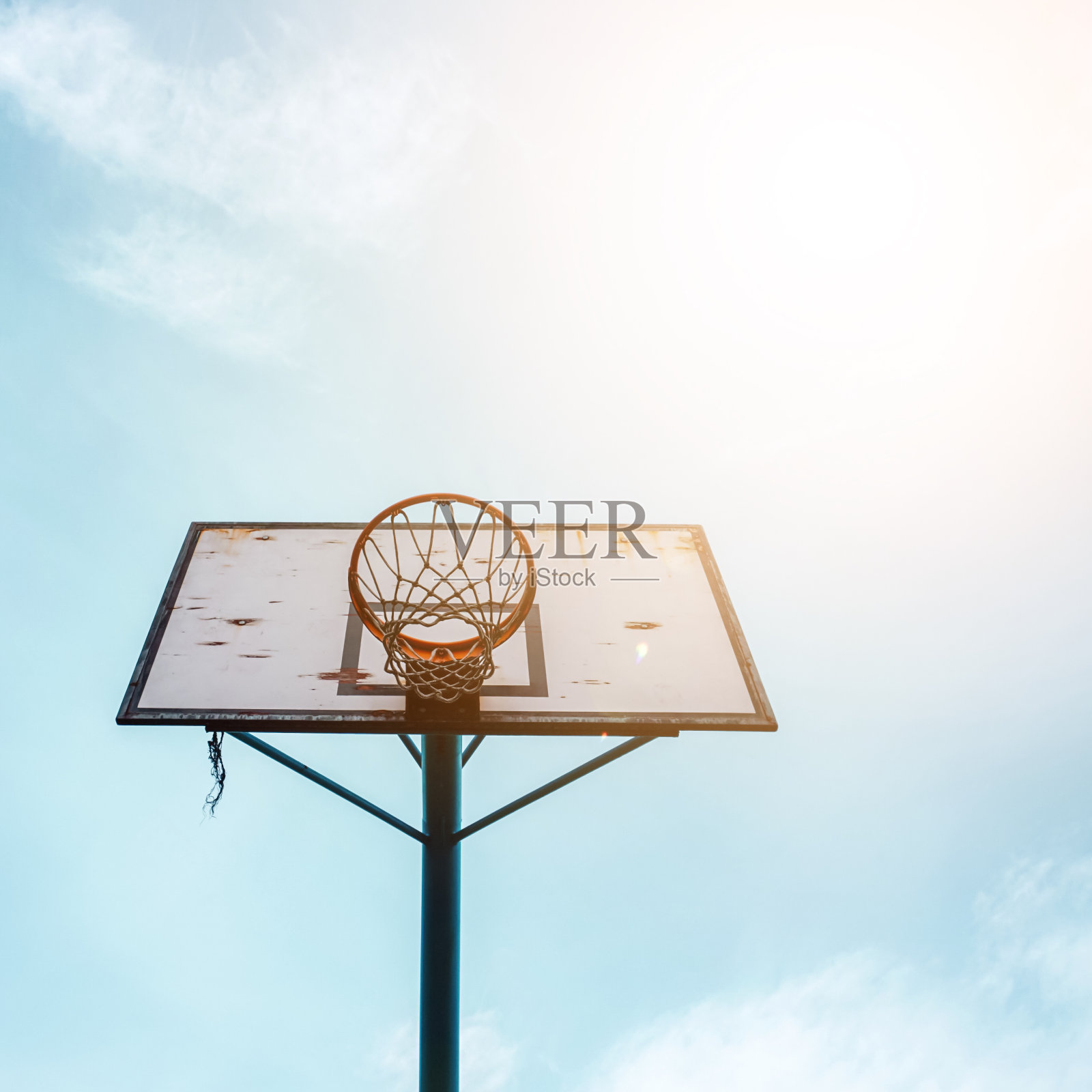 街道篮筐和蓝天照片摄影图片